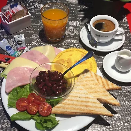 Nova Domizia Гостевой дом Рим