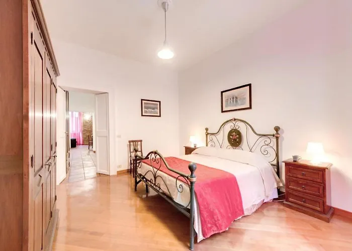 Nova Domizia Πανσιόν