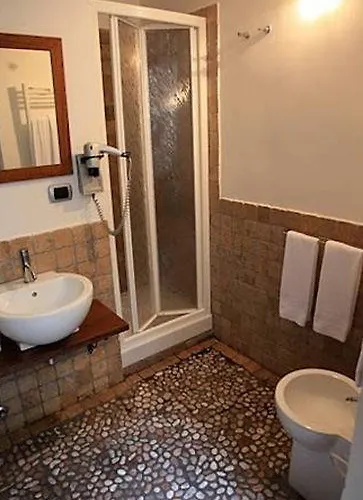 Nova Domizia Πανσιόν